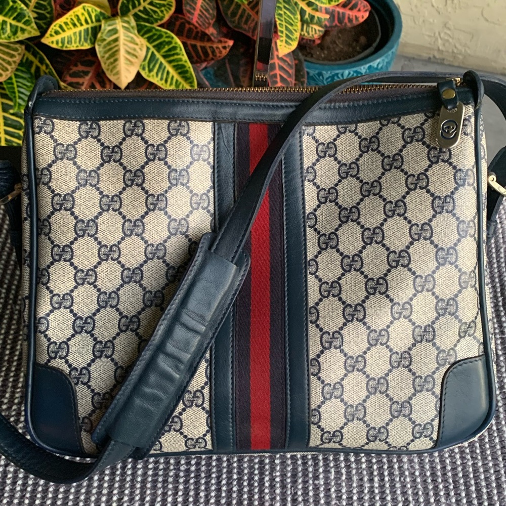 🔥GUCCI 70s Navy Shoulder Bag